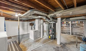 425 N 9th St, Adel, IA 50003