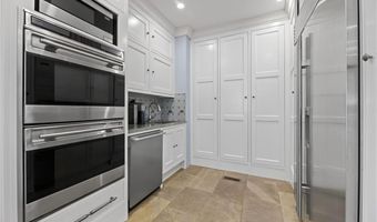 14 Bay View Rd, Charlestown, RI 02813