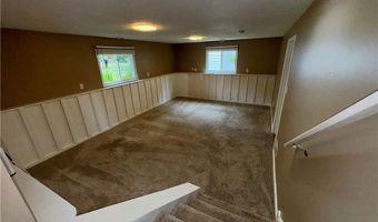 1214 Bryce Ave, Aurora, OH 44202