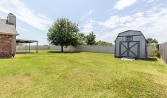 506 Fieldcrest Dr, Chickasha, OK 73018