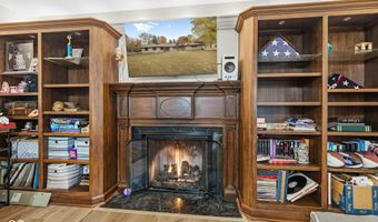 34 Colony Rd, Anderson, IN 46011