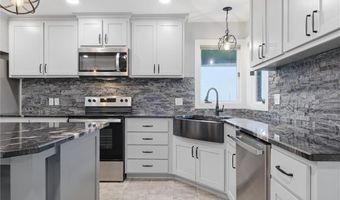 17341 N 158th St, Basehor, KS 66007