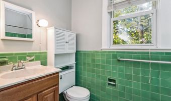 221 WESTWOOD Rd, Annapolis, MD 21401
