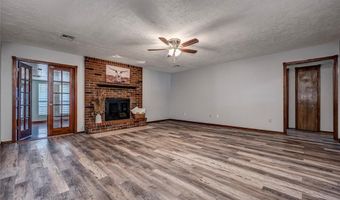 3208 California Ave, Chickasha, OK 73018