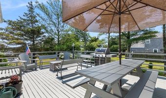 14 Davisville Ln, Narragansett, RI 02882