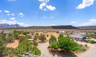 944 W Foothill Dr, Apple Valley, UT 84737