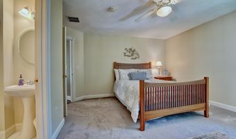 8 Meeting Rock Dr, Atkinson, NH 03811