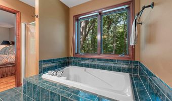 4660 WEDGESTONE Ct, Oneida, WI 54155