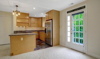 3062 S BUCHANAN St #C2, Arlington, VA 22206