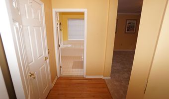 20 Turtle Crk 20, Barnegat, NJ 08005