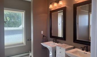 390 Wagner Point Rd, Alburgh, VT 05440