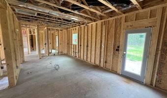212 Holden Ln, Aberdeen, NC 28315