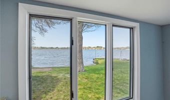 29 E Shore Dr, Coventry, RI 02816