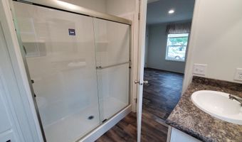 70 Shepherd Dr, Bangor, ME 04401