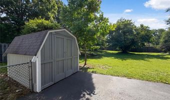 238 W Skyline Dr, Ballwin, MO 63011