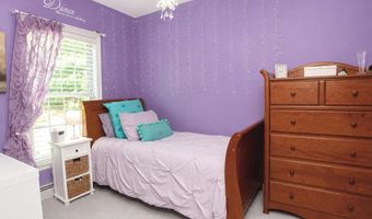 4 Rockledge Ln, Canton, CT 06019