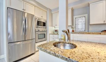 100 Shepards Cove Rd H301, Kittery, ME 03904