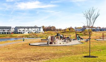 904 MIDBROOK Ln, Bowie, MD 20716