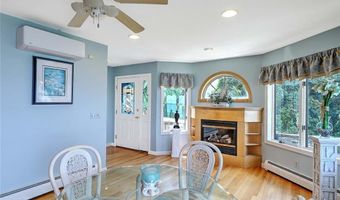 129 Seaside Dr, Jamestown, RI 02835