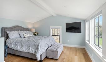 30 Walcott Ave, Jamestown, RI 02835