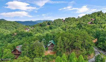 2622 Raccoon Hollow Way, Sevierville, TN 37862
