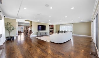 83 Central Ave, Amityville, NY 11701