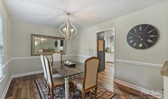8520 Golf Ridge Dr, Charlotte, NC 28277