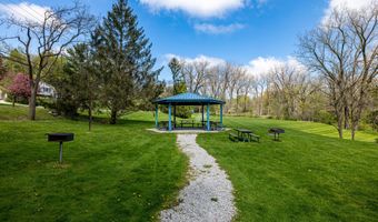 4120 Woodland Dr, Ann Arbor, MI 48103