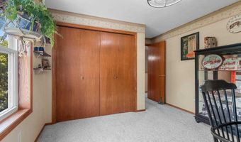 N254 MEADOWBREEZE Court, Appleton, WI 54915