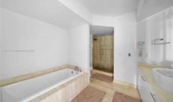 1000 W Island Blvd 2407, Aventura, FL 33160