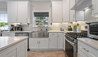 4 Harpoon Dr, Barnegat, NJ 08005