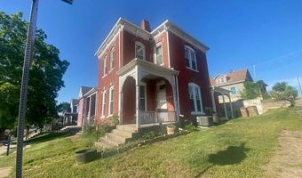 432 S 5th St, Atchison, KS 66002