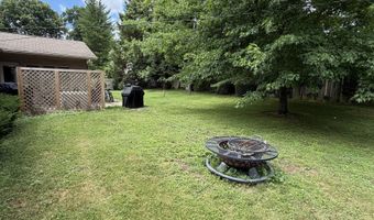 930 Mellowood Dr, Indianapolis, IN 46217