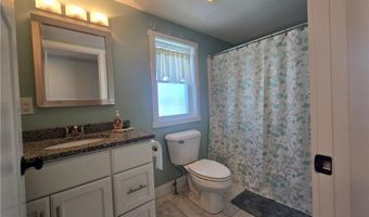 9 Arbeth Rd, Narragansett, RI 02879