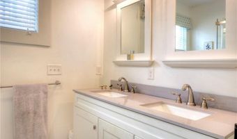75 Mary St, Newport, RI 02840