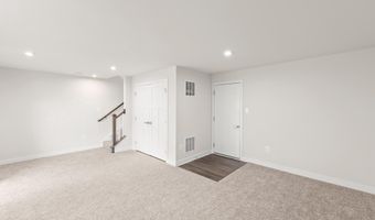 105 BAYHILL Ter, Lake Frederick, VA 22630