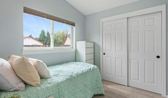 2087 NE Mistletoe Ct 1 & 2, Bend, OR 97701