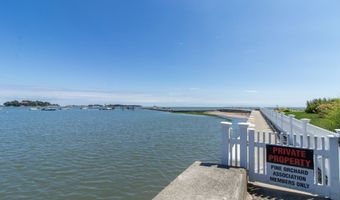 34 Island View Ave, Branford, CT 06405