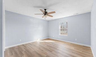 305 Crescent St, Aurora, MO 65605