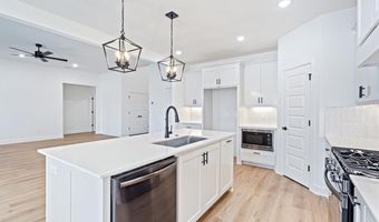 6809 SW Basswood Ave, Bentonville, AR 72713