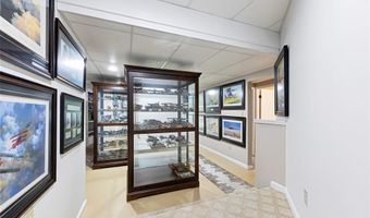 1710 Ridgeview Circle Dr, Ballwin, MO 63021