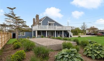 7 Conant Ave, Narragansett, RI 02882