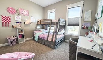 6560 E Crown Cres, Ammon, ID 83406