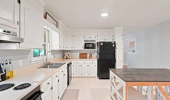419 Holly Hills Dr, Altavista, VA 24517