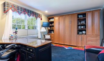 16 Central St, Charlestown, RI 02813