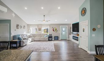 40 Knoll Crest Dr, Bangor, ME 04401