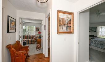 194 Kensington Ct, Aurora, OH 44202