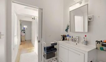 5 Division St, Newport, RI 02840