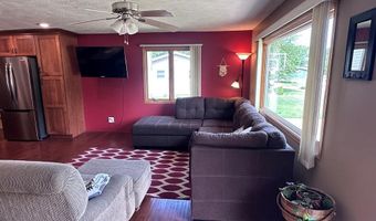 128 Mark St, Aurora, NE 68818