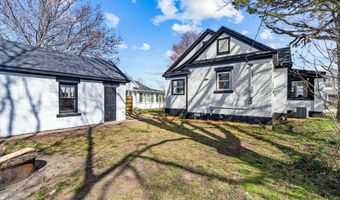 110 W Locust St, Aurora, MO 65605